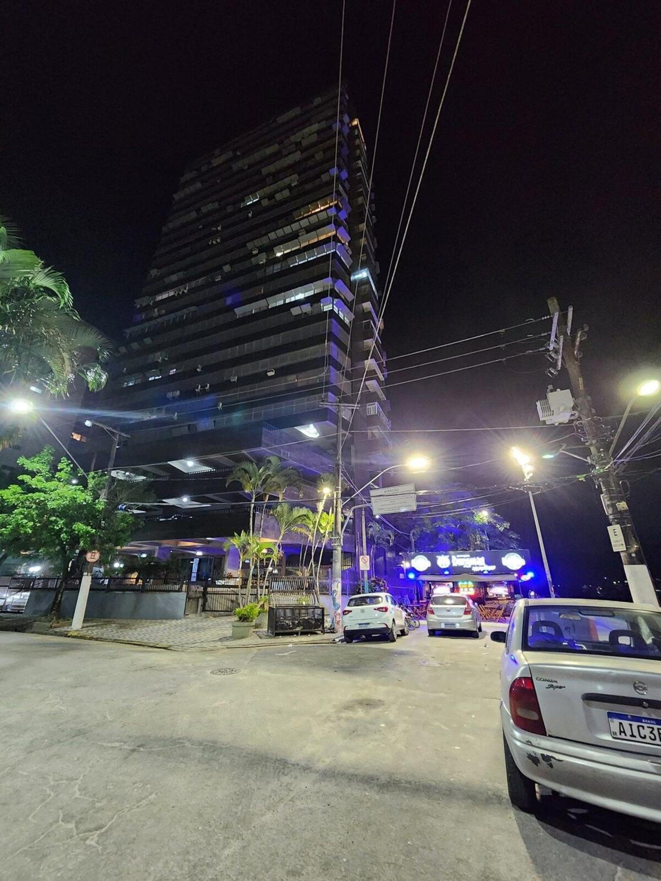 Apê Pé na Areia 3quartos/2vagas