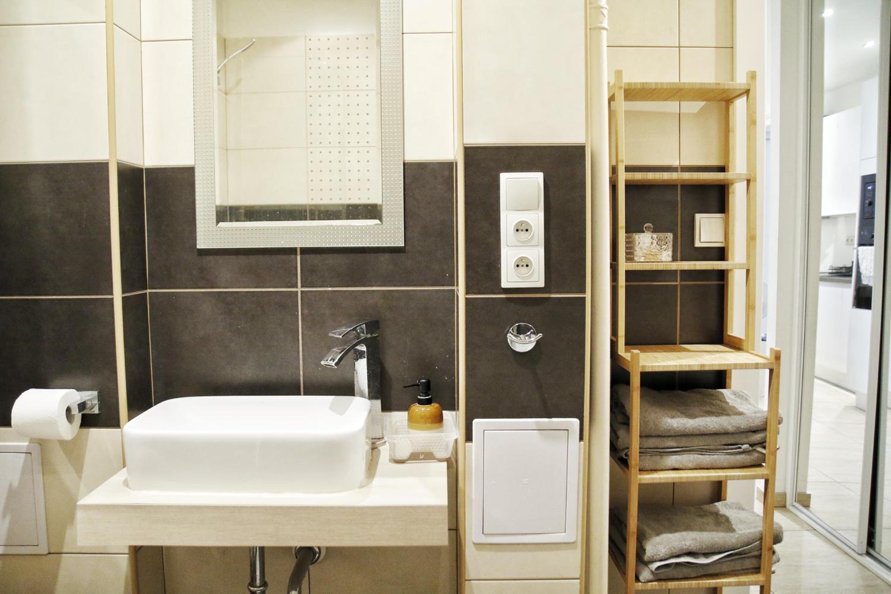 Heart of Old Town Apartment by National Theater