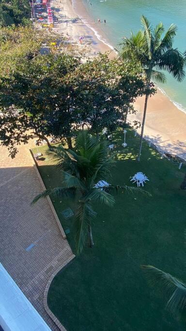 Apto 2 quartos - VISTA MAR - PÉ NA AREIA- PETFRIENDLY PREMIUM na prainha