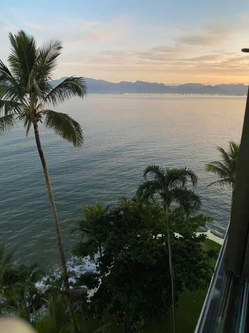 Apto 2 quartos - VISTA MAR - PÉ NA AREIA- PETFRIENDLY PREMIUM na prainha