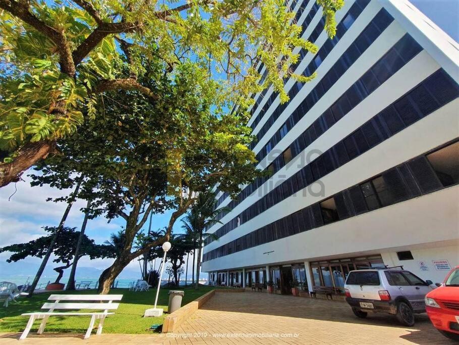 Apto 2 quartos - VISTA MAR - PÉ NA AREIA- PETFRIENDLY PREMIUM na prainha