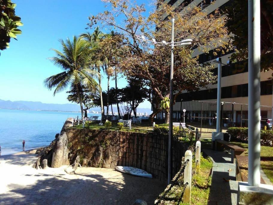 Apto 2 quartos - VISTA MAR - PÉ NA AREIA- PETFRIENDLY PREMIUM na prainha