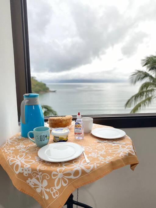 Apto 2 quartos - VISTA MAR - PÉ NA AREIA- PETFRIENDLY PREMIUM na prainha