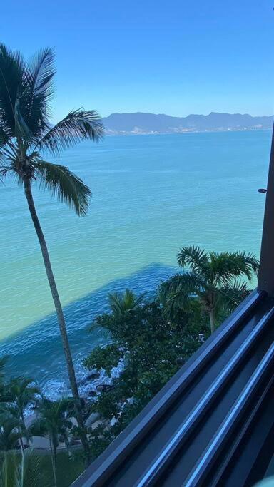 Apto 2 quartos - VISTA MAR - PÉ NA AREIA- PETFRIENDLY PREMIUM na prainha