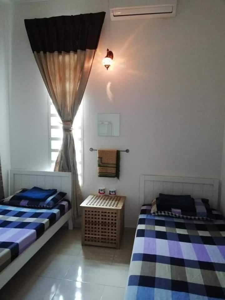 3 rooms and hall with airconditioner in Muar Town photo 4