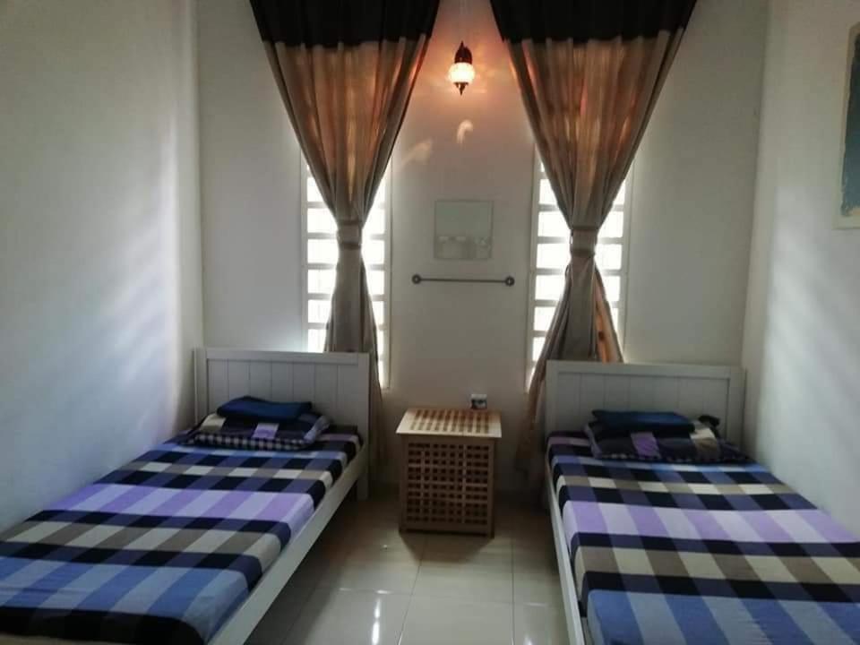 3 rooms and hall with airconditioner in Muar Town photo 5