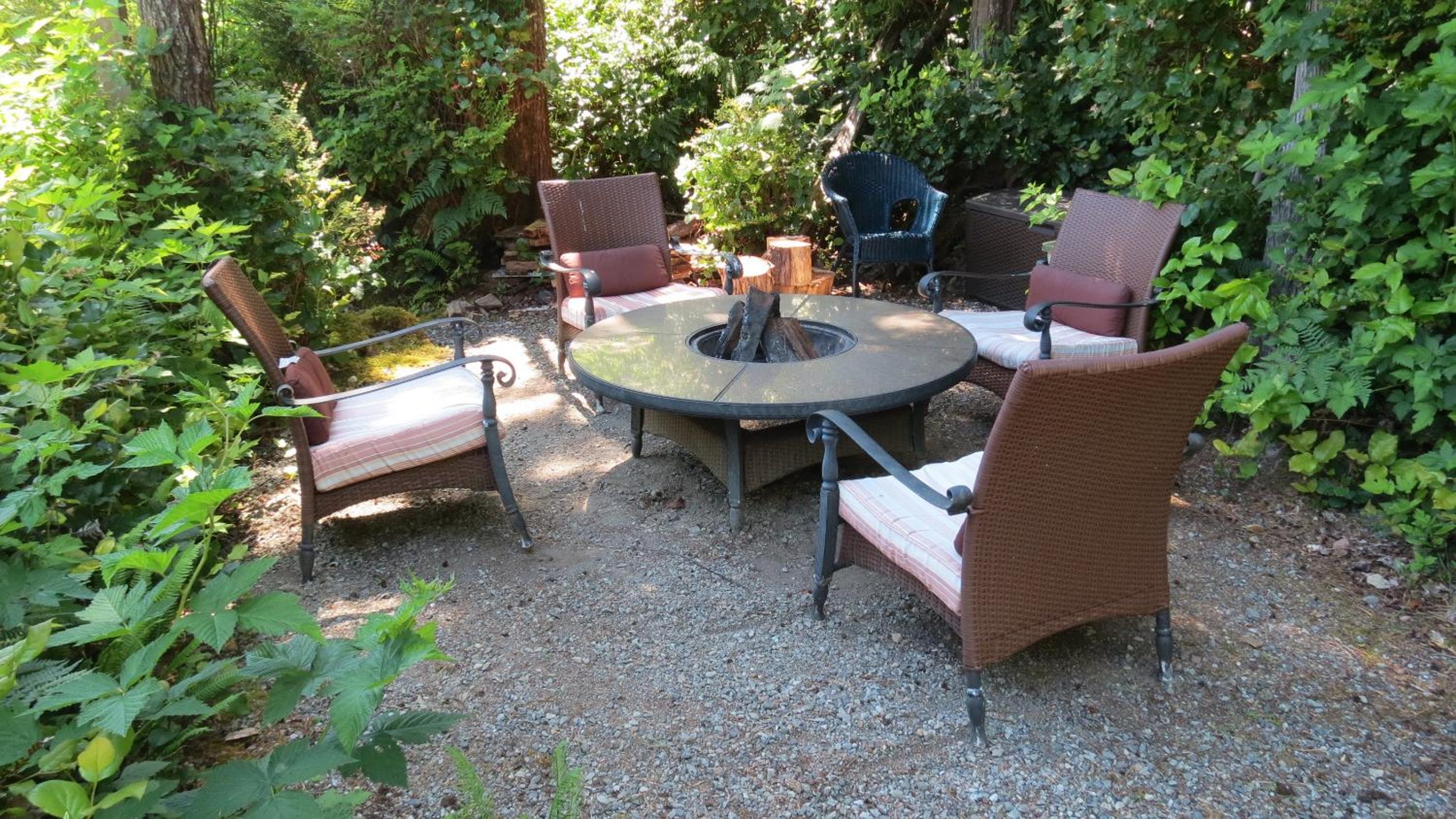 Tofino Vacations - Cobble Wood and Bird Sanctuary Guest Houses - Property Image 39