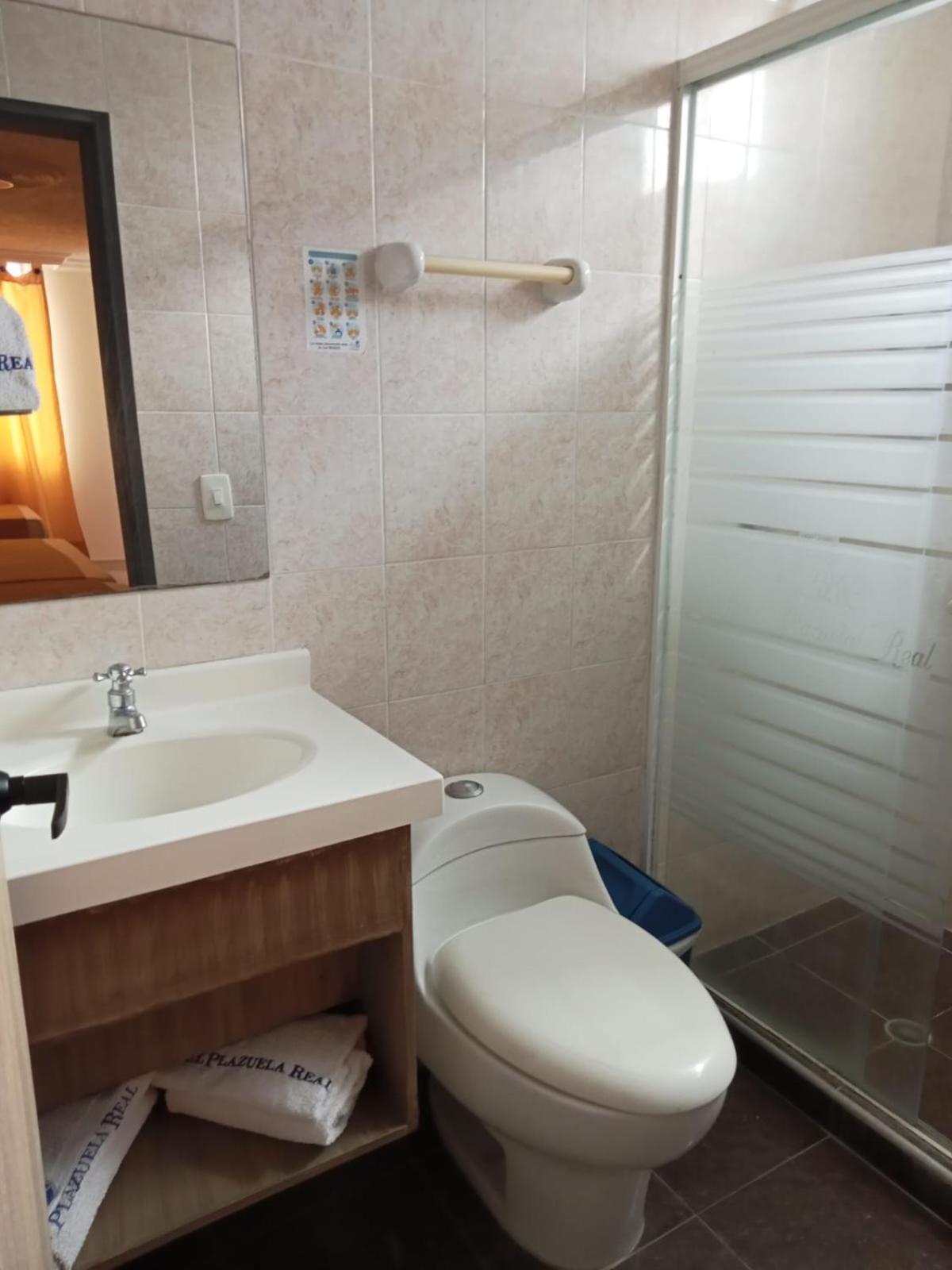 HOTEL PLAZUELA REAL