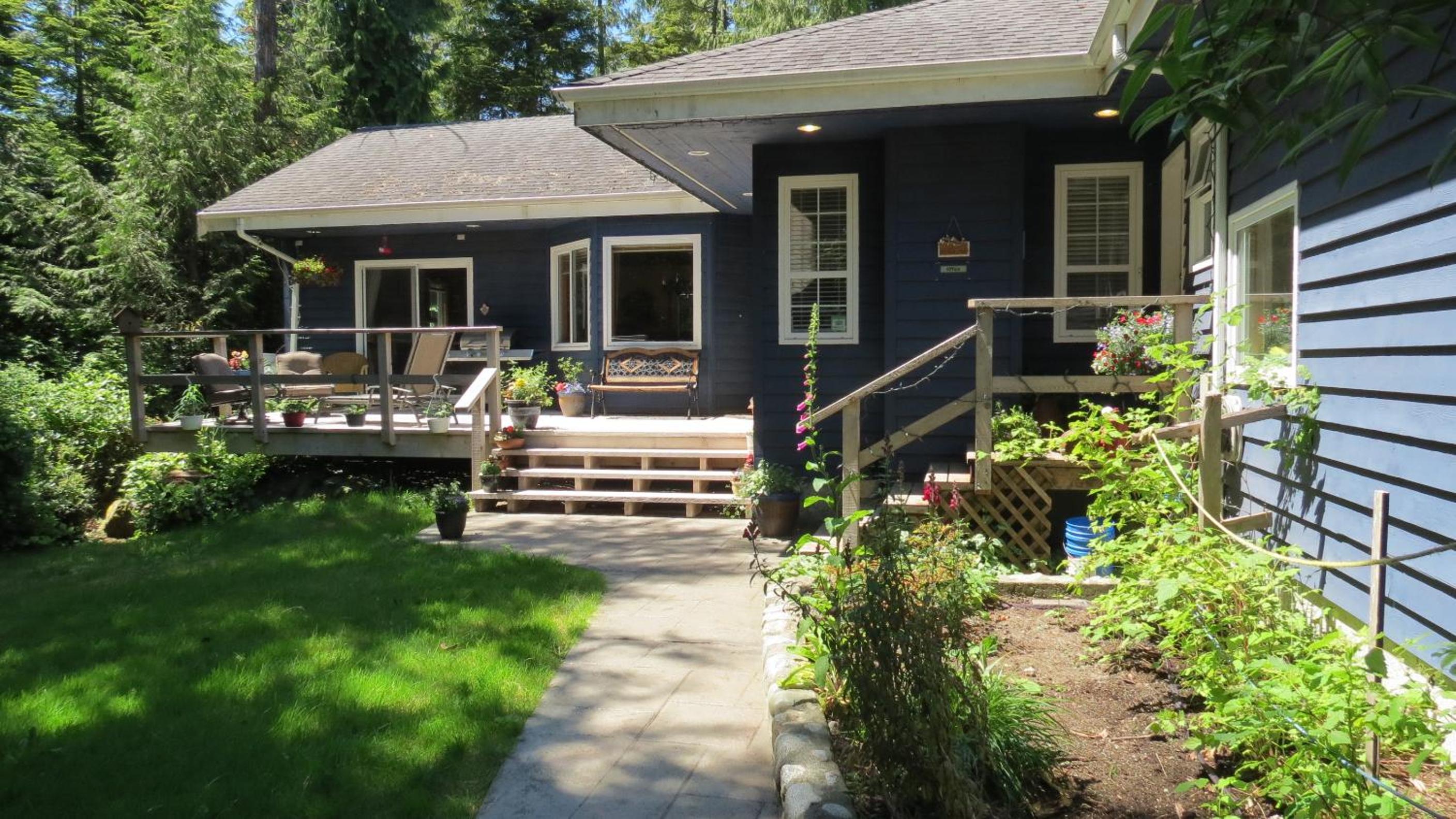 Tofino Vacations - Cobble Wood and Bird Sanctuary Guest Houses - Property Image 40