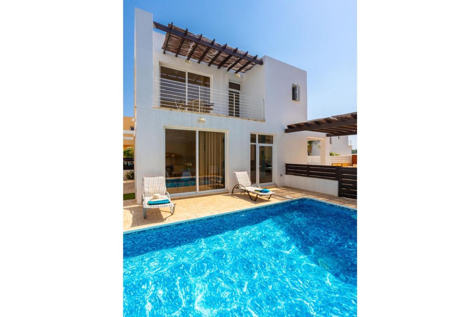 Villa Vitamin Blue view 4