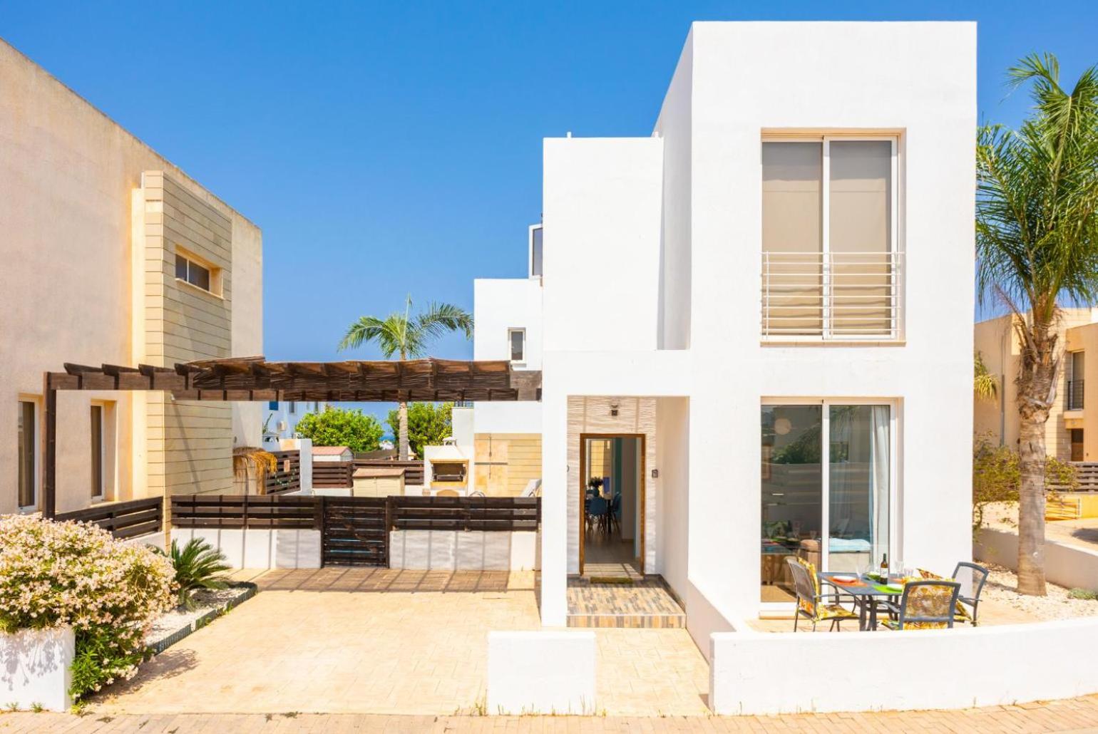 Villa Vitamin Blue view 3