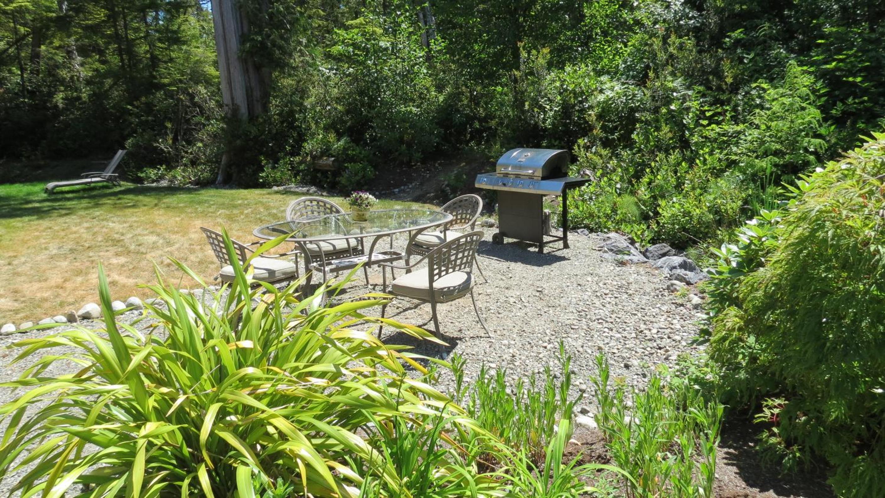 Tofino Vacations - Cobble Wood and Bird Sanctuary Guest Houses - Property Image 62