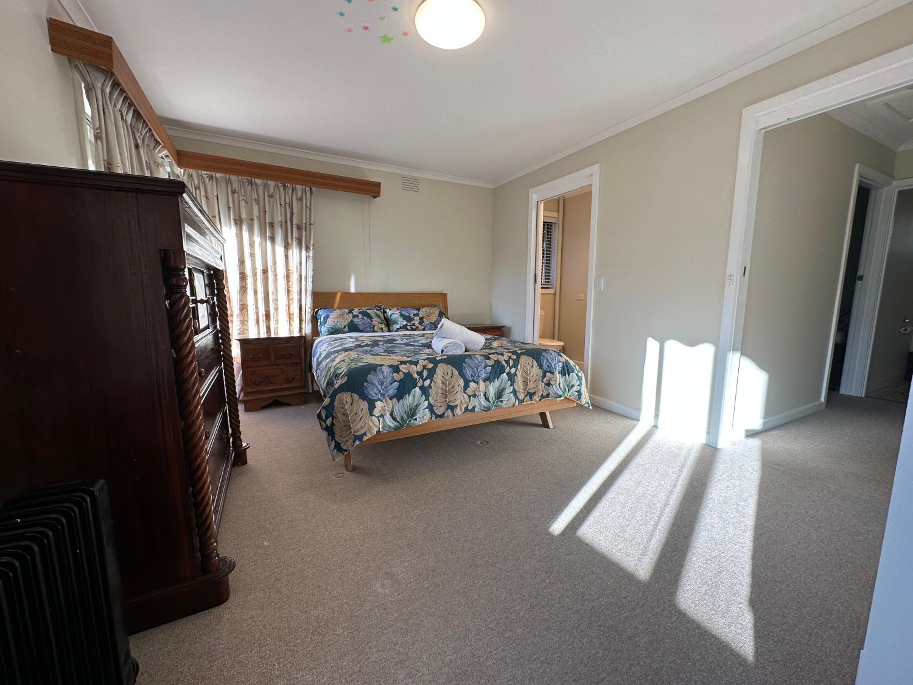 Central Sunbury home with top-hill views, high speed NBN and Netflix ready