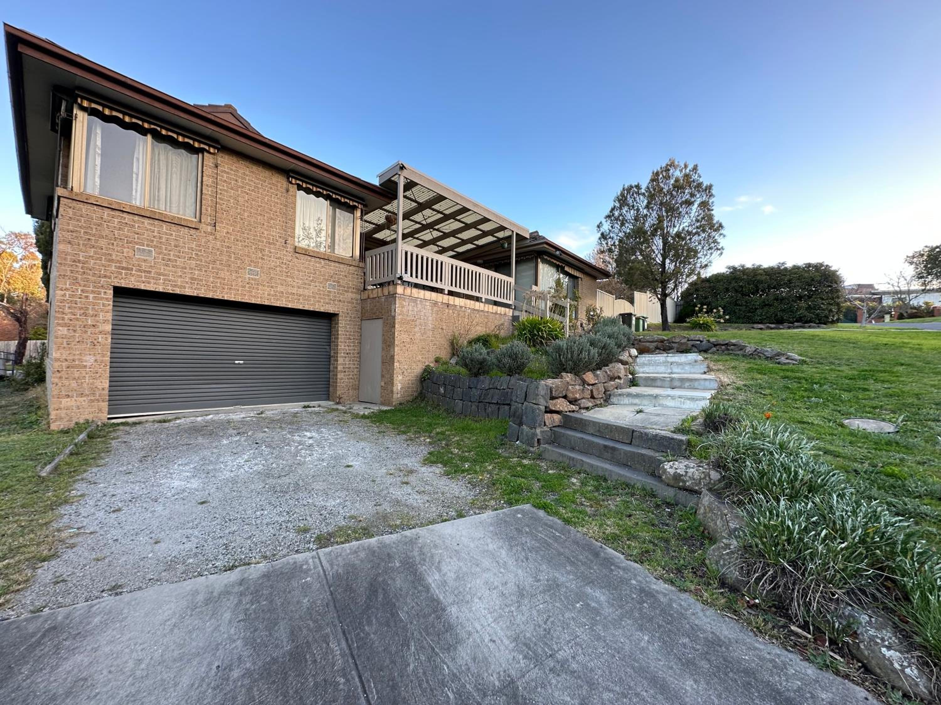 Central Sunbury home with top-hill views, high speed NBN and Netflix ready