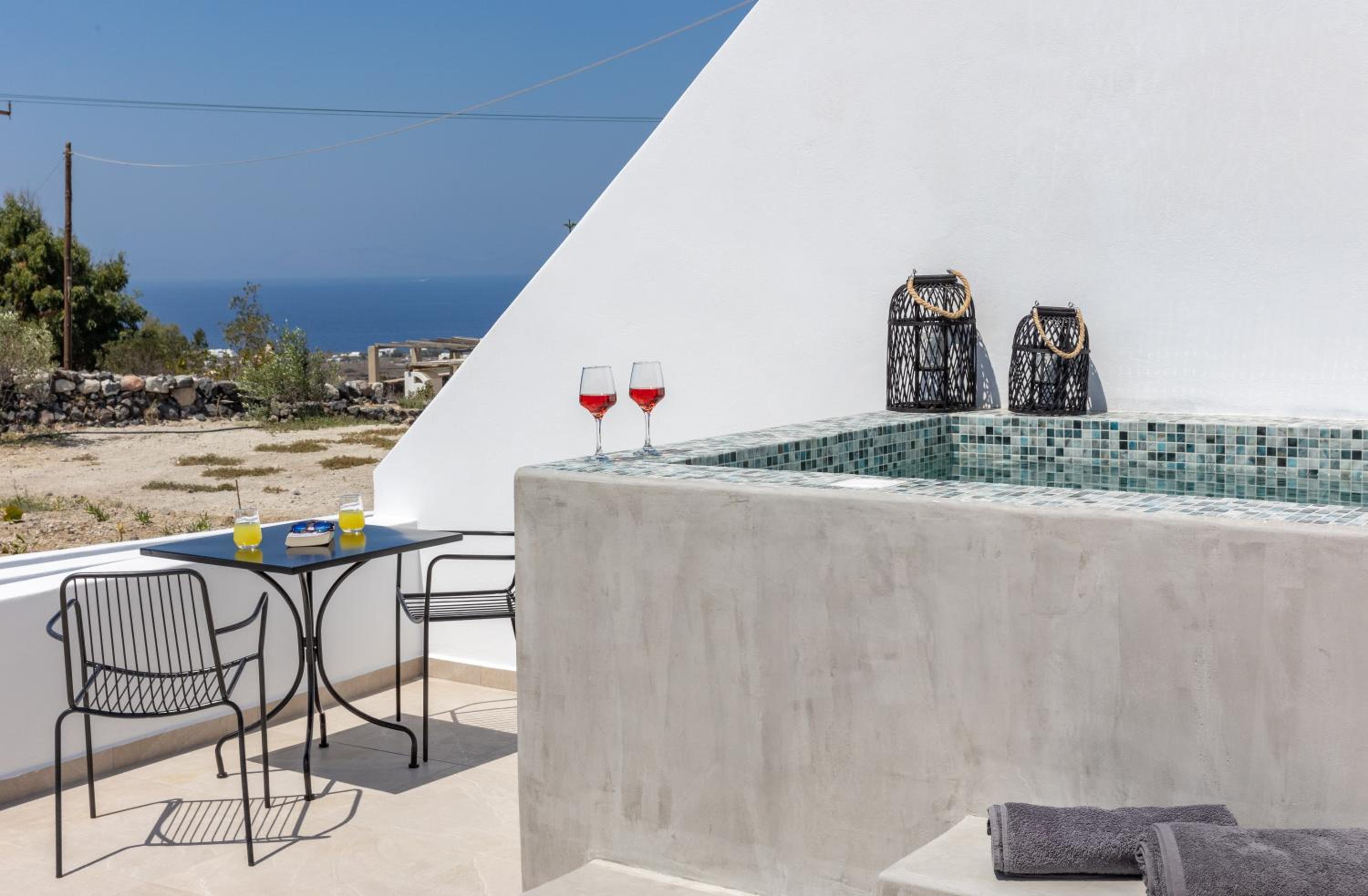 Theophrasti Suites