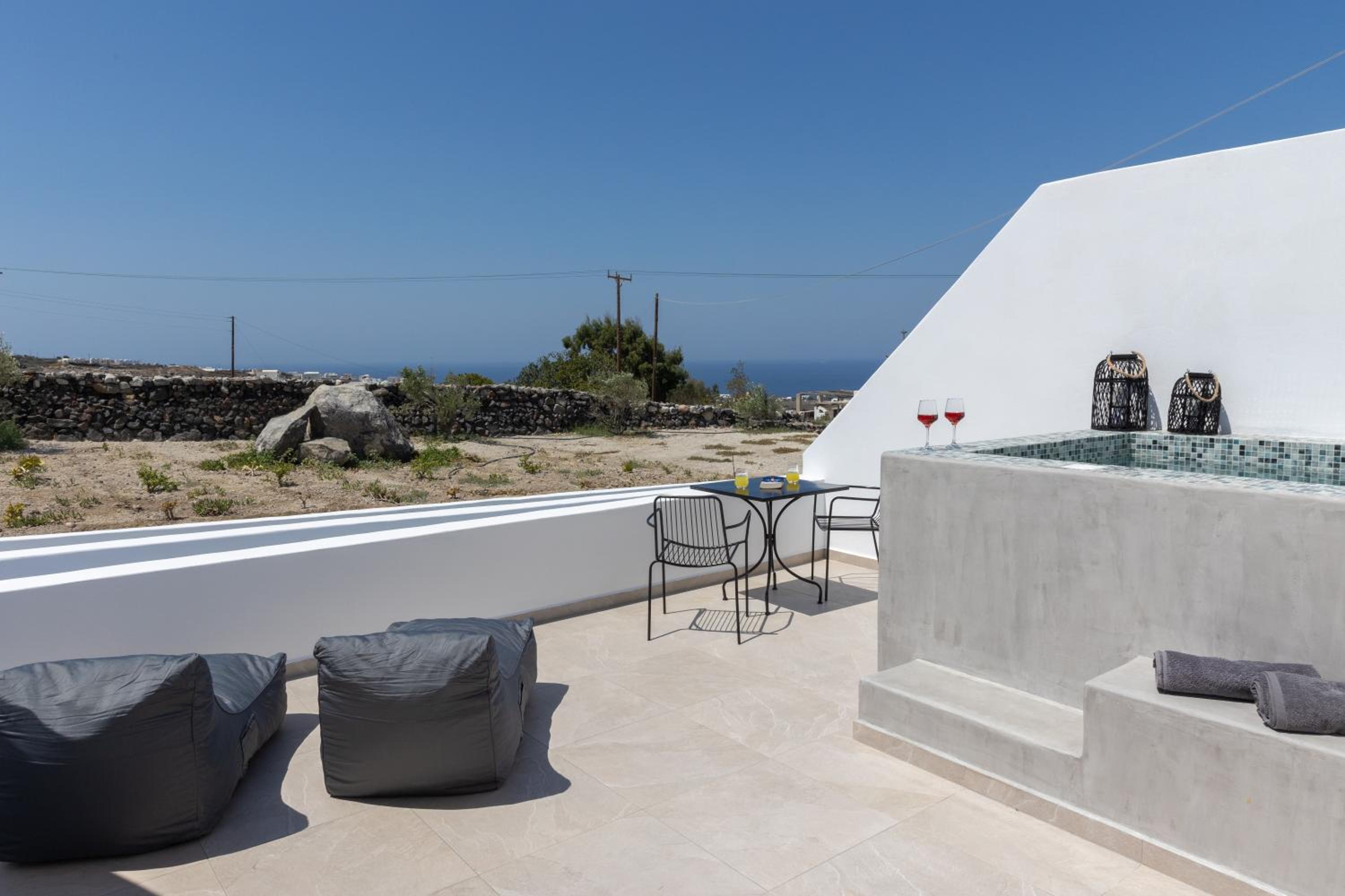 Theophrasti Suites