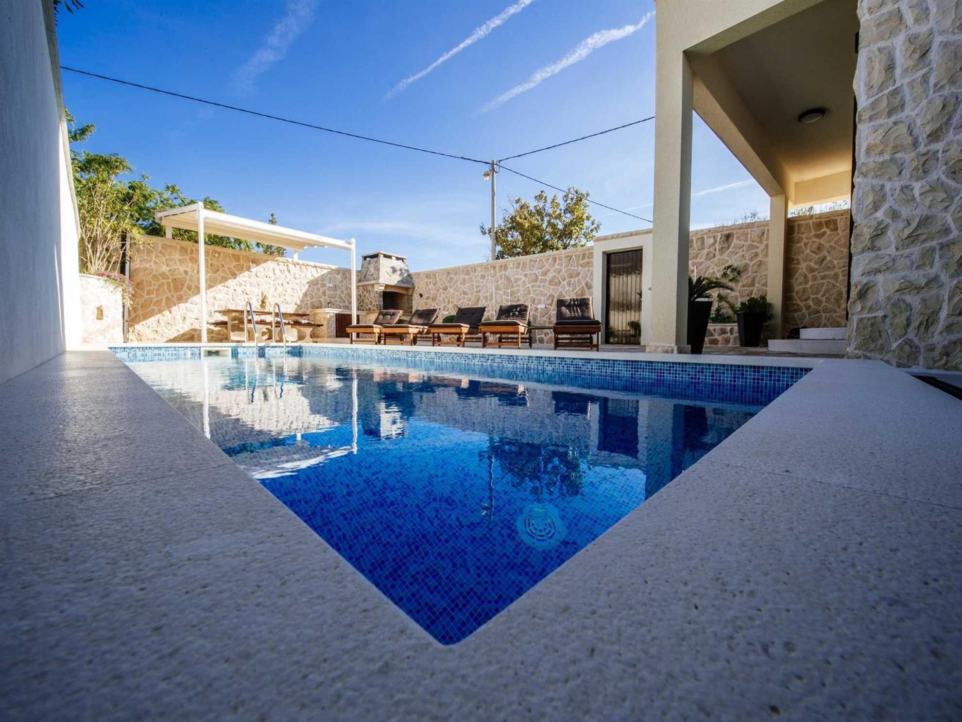 Dalmatian Villa Castello Coza with pool, Vinjerac view 4