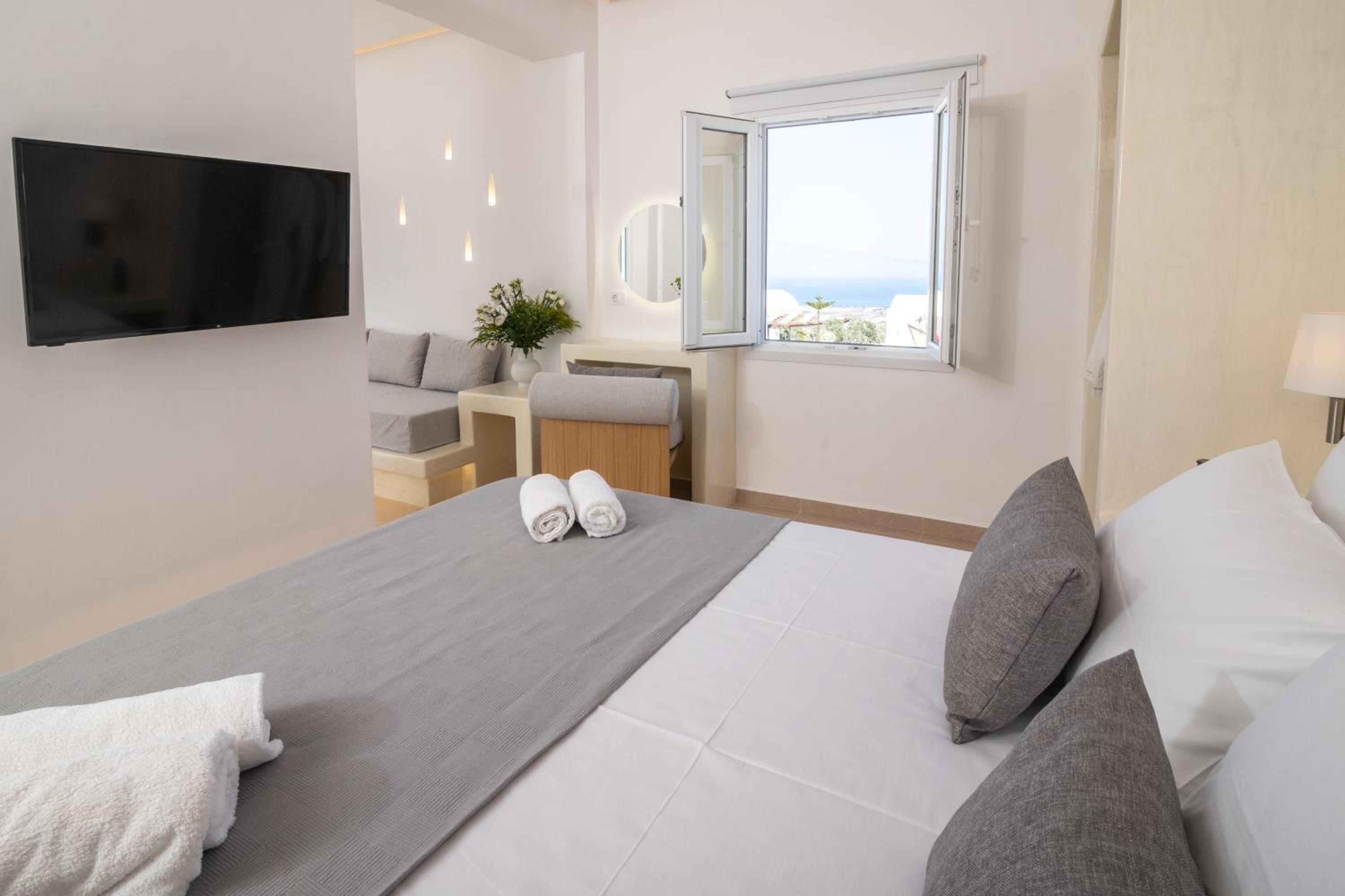 Theophrasti Suites photo 3