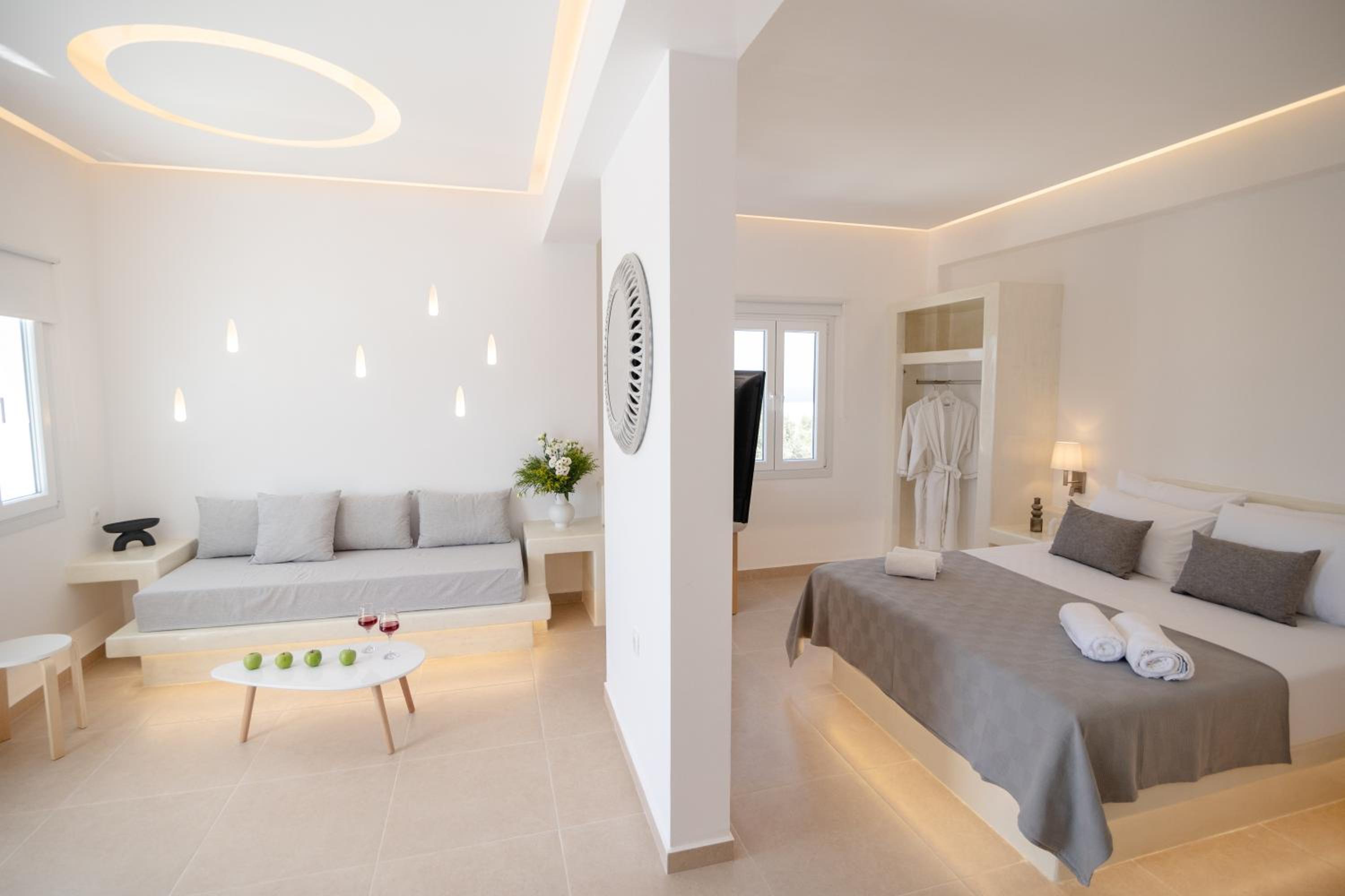 Theophrasti Suites photo 5