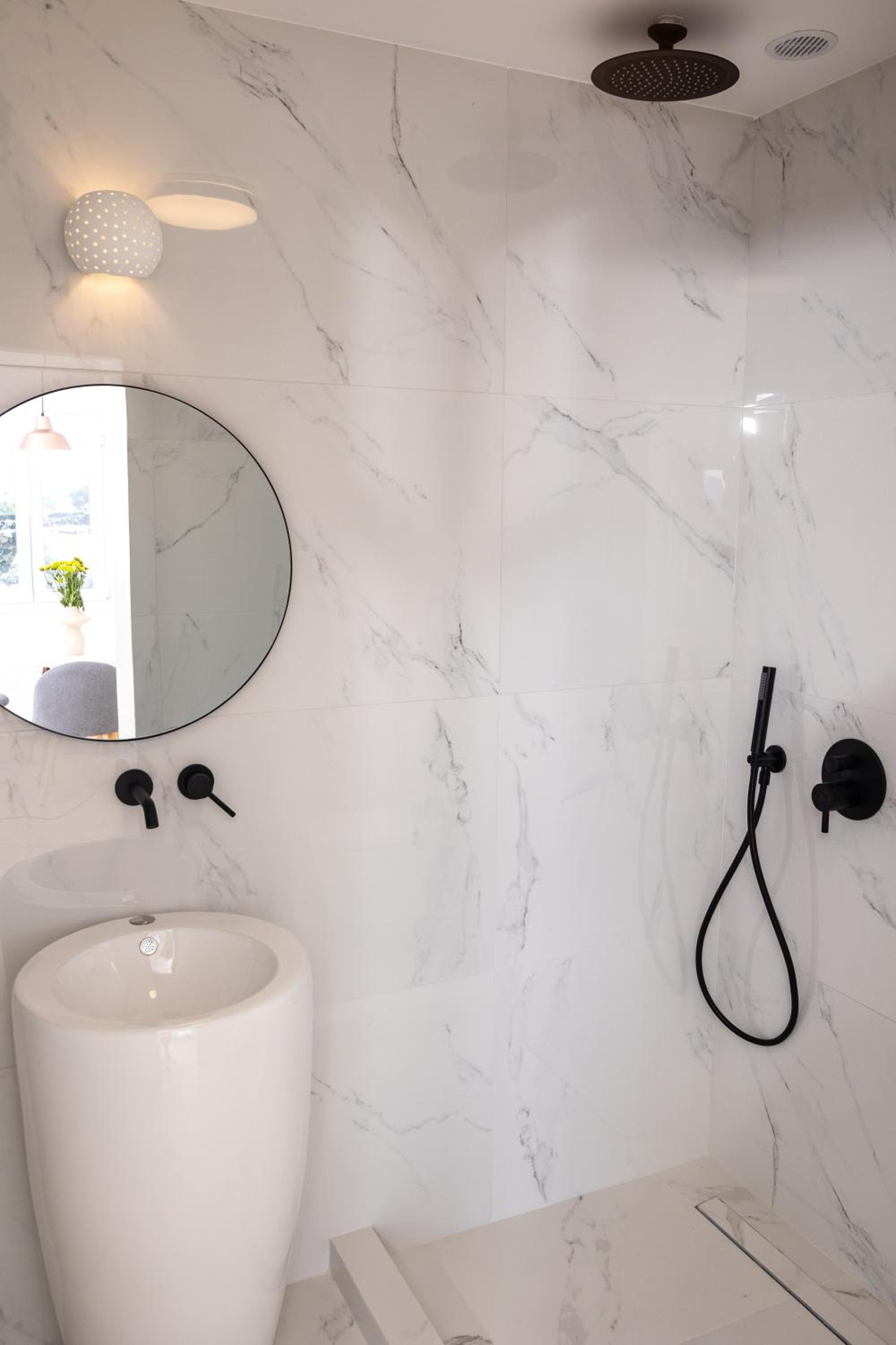 Theophrasti Suites
