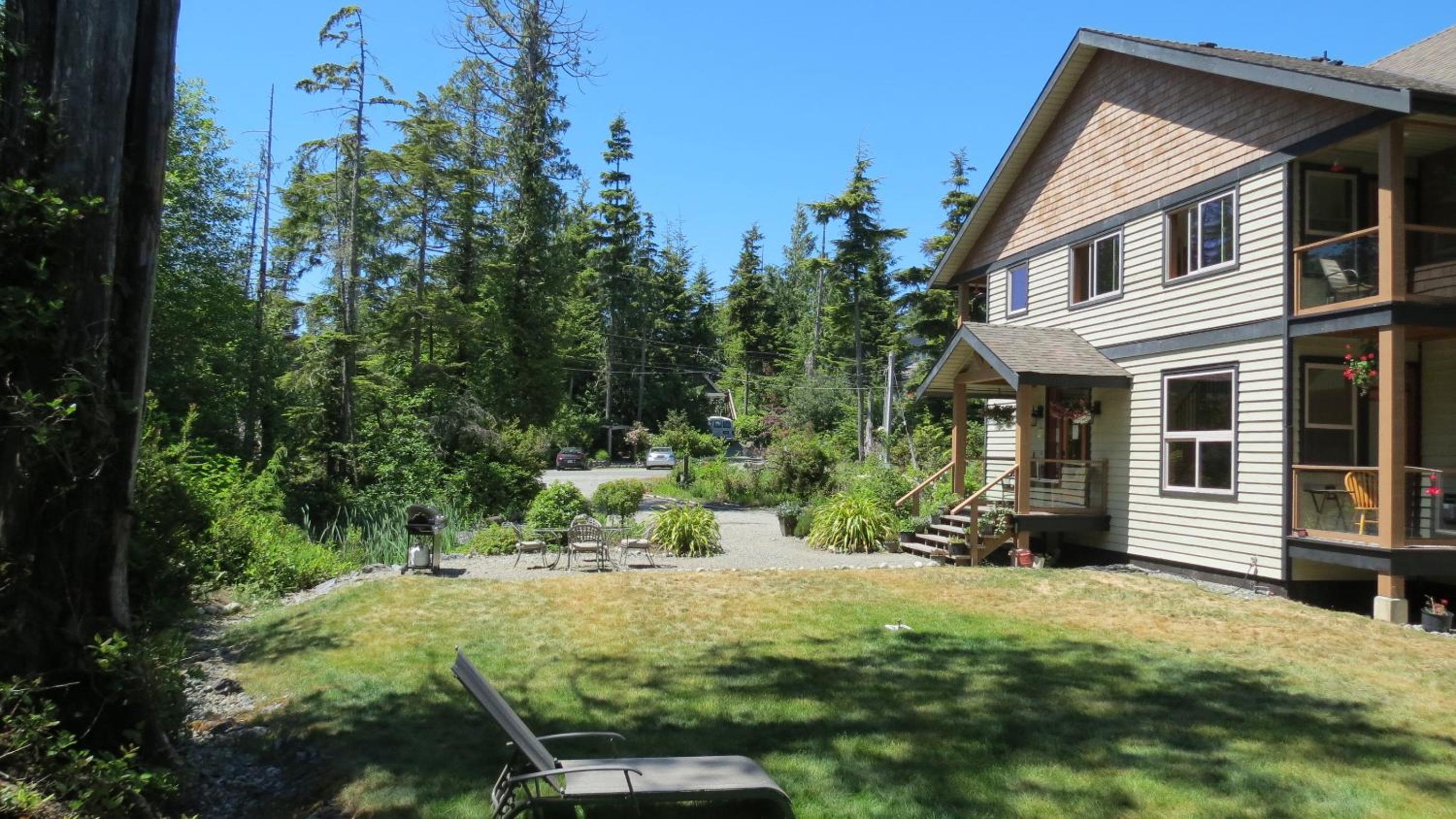 Tofino Vacations - Cobble Wood and Bird Sanctuary Guest Houses - Property Image 54