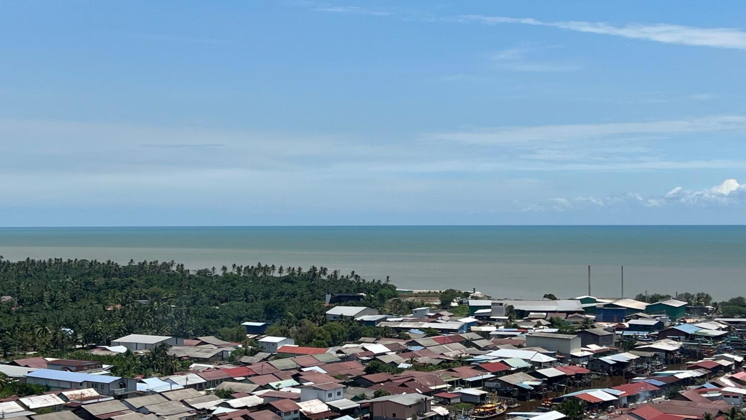 Hot Picks SmartTV Netflix Seaview Homestay Sekinchan