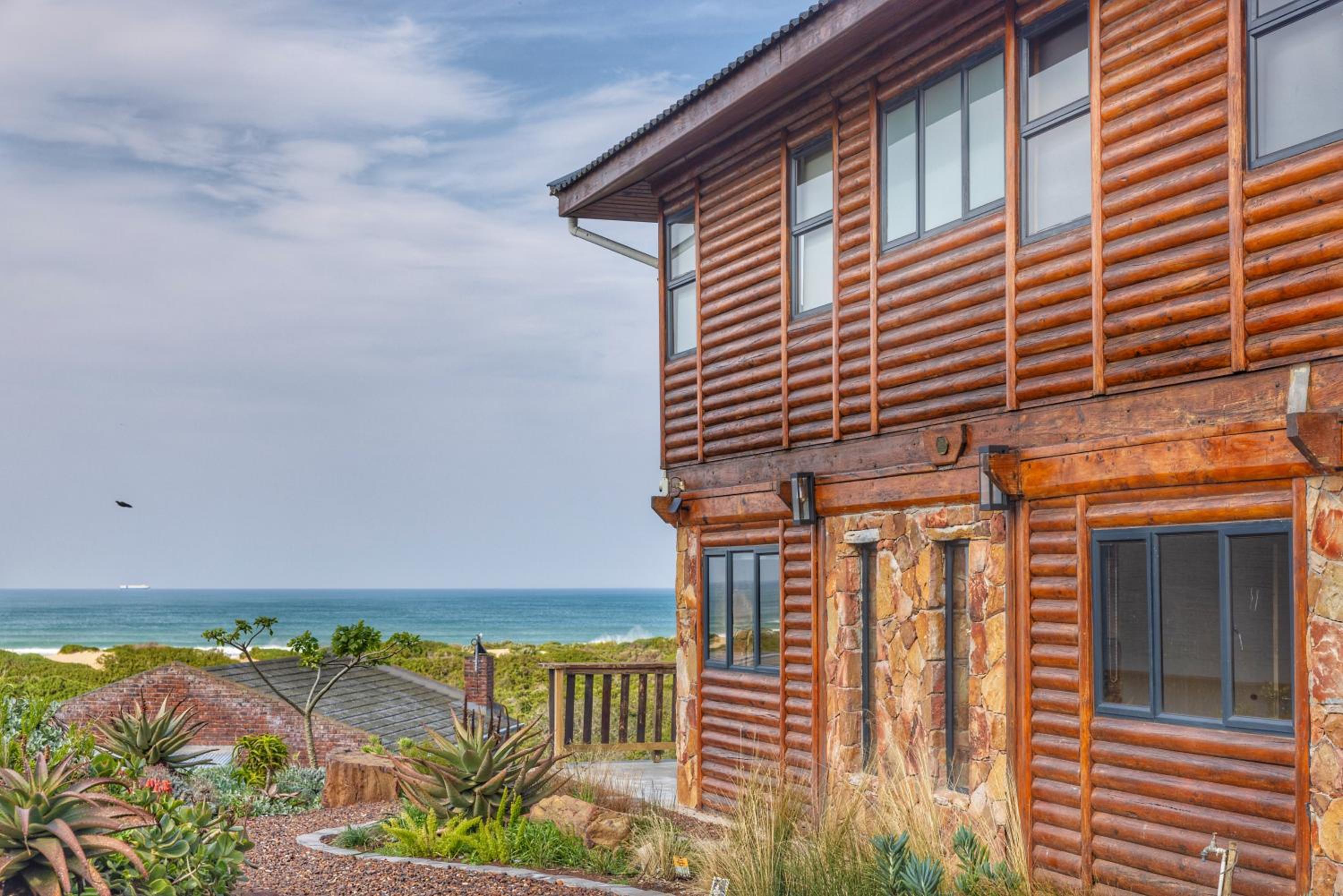 Upmarket, Spacious and Stunning Sea Views view 2