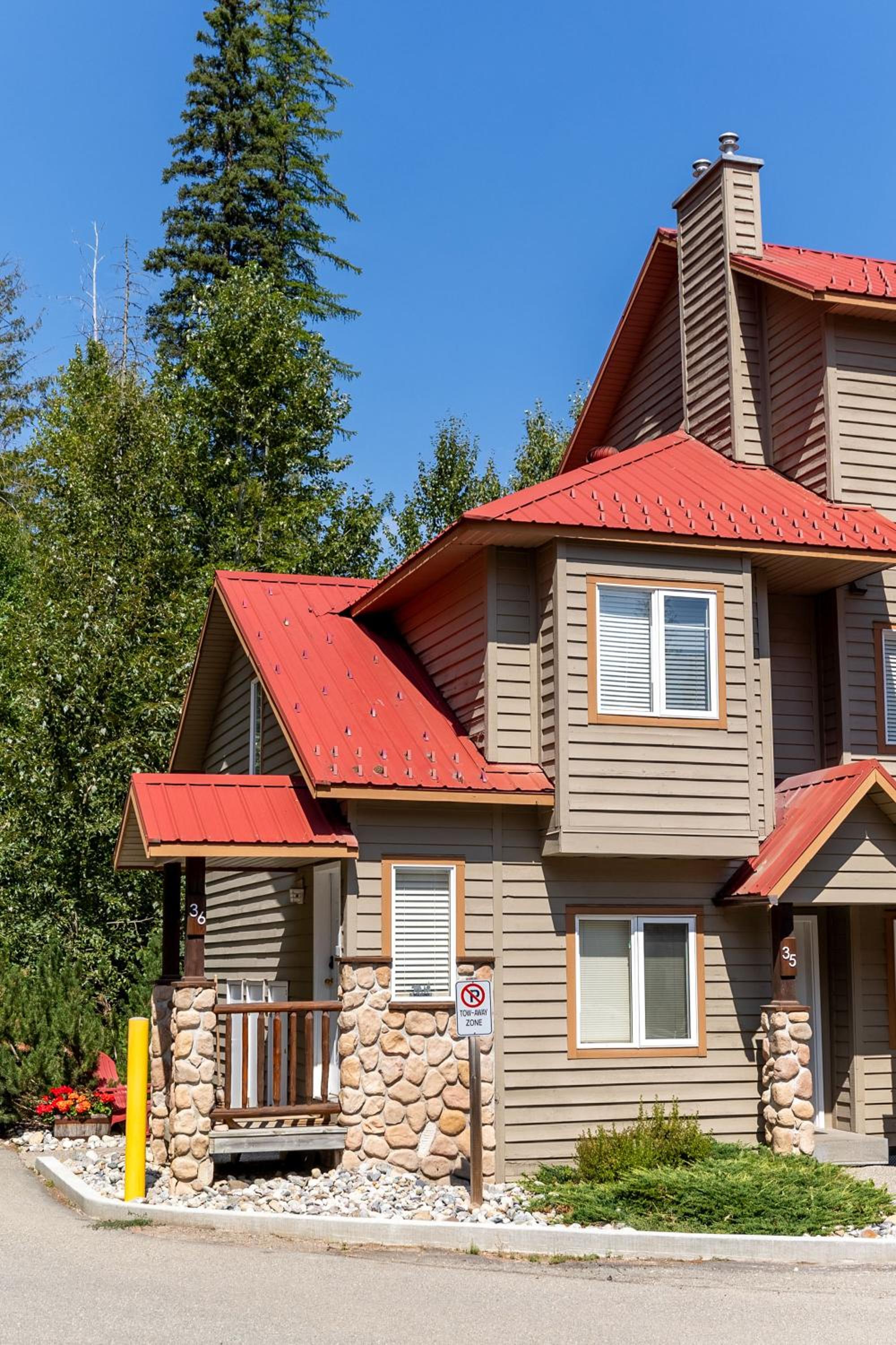 Fernie Vacations - Stone Creek Chalets by Fernie Central Reservations - Property Image 1
