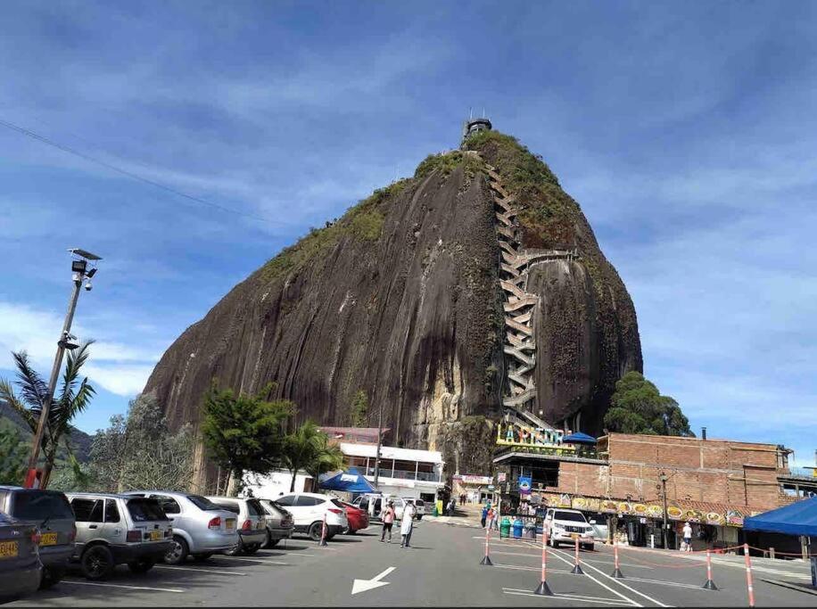 Guatape Retreat w/ Jacuzzi Central Location