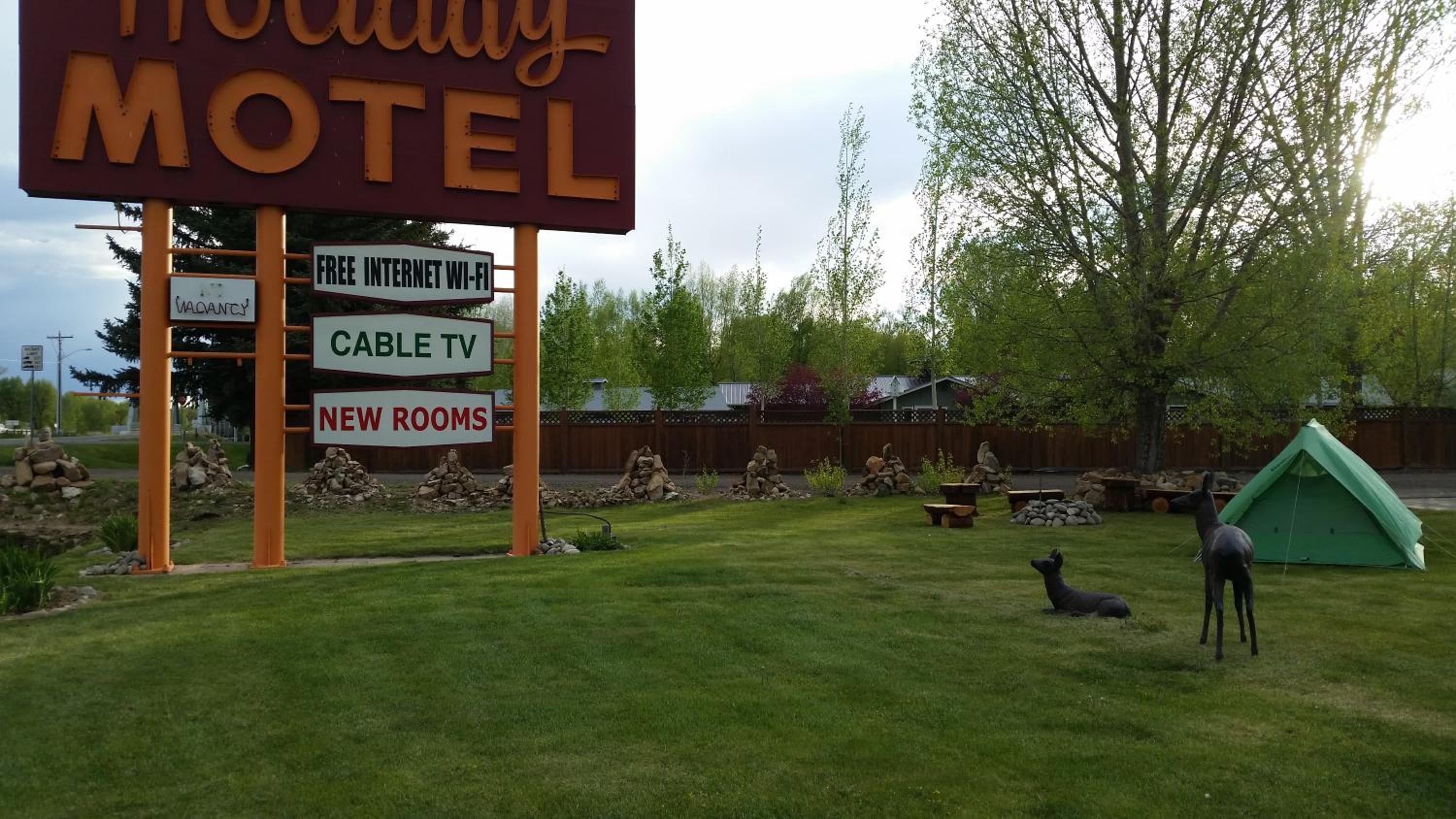 Gunnison Vacations - Long Holiday Motel - Property Image 13