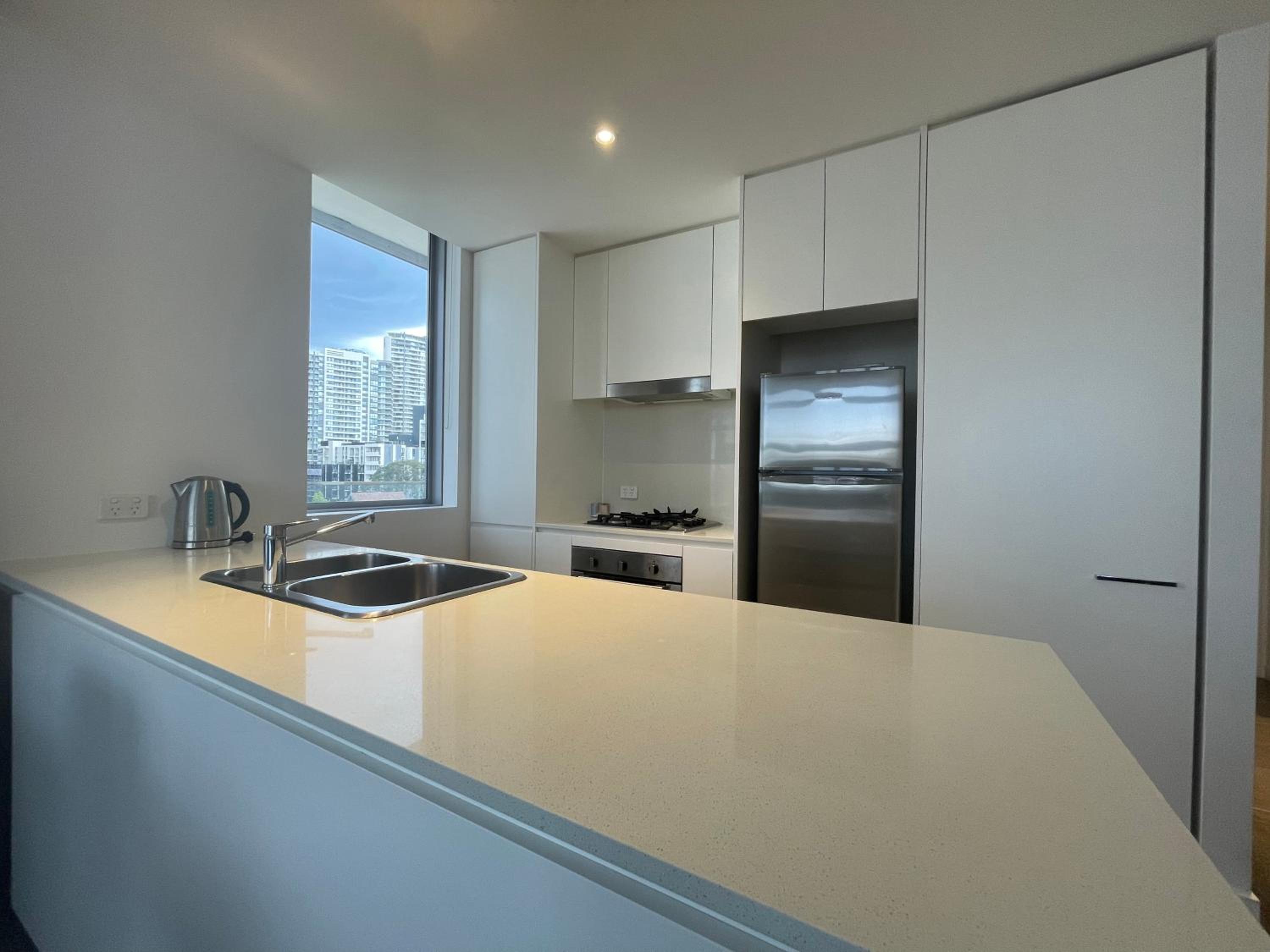 Chatswood CBD 2BR l Balcony l Parking l Office