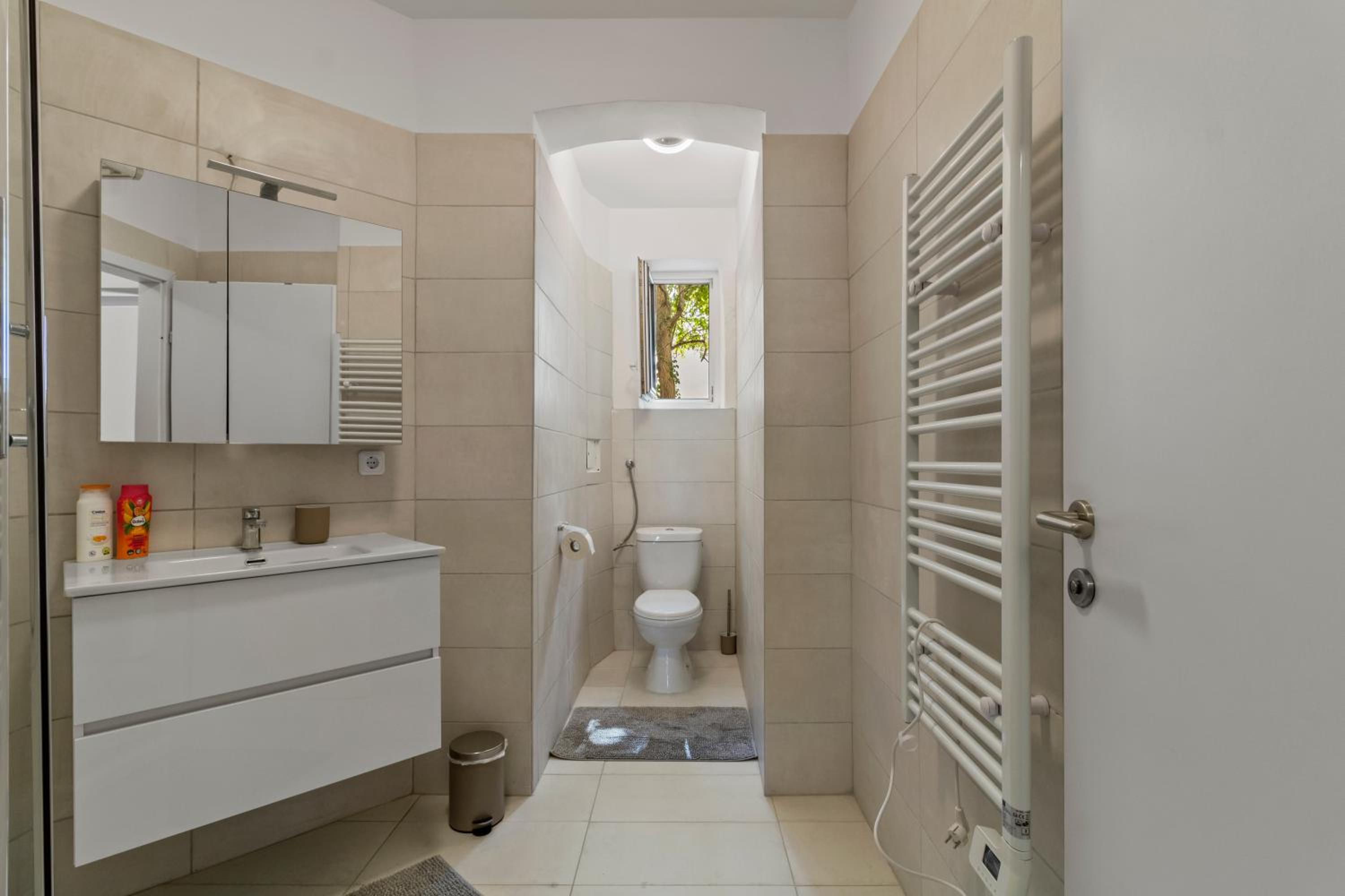 Spacious Apartment, 3 min to U6 Alserstraße