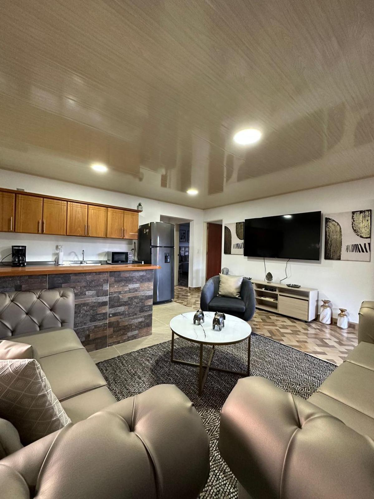 Guatape Retreat w/ Jacuzzi Central Location