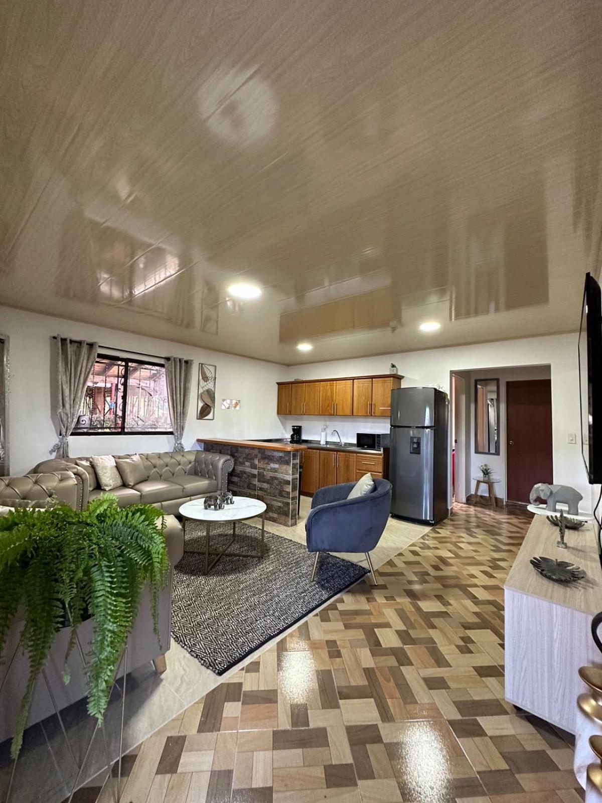 Guatape Retreat w/ Jacuzzi Central Location