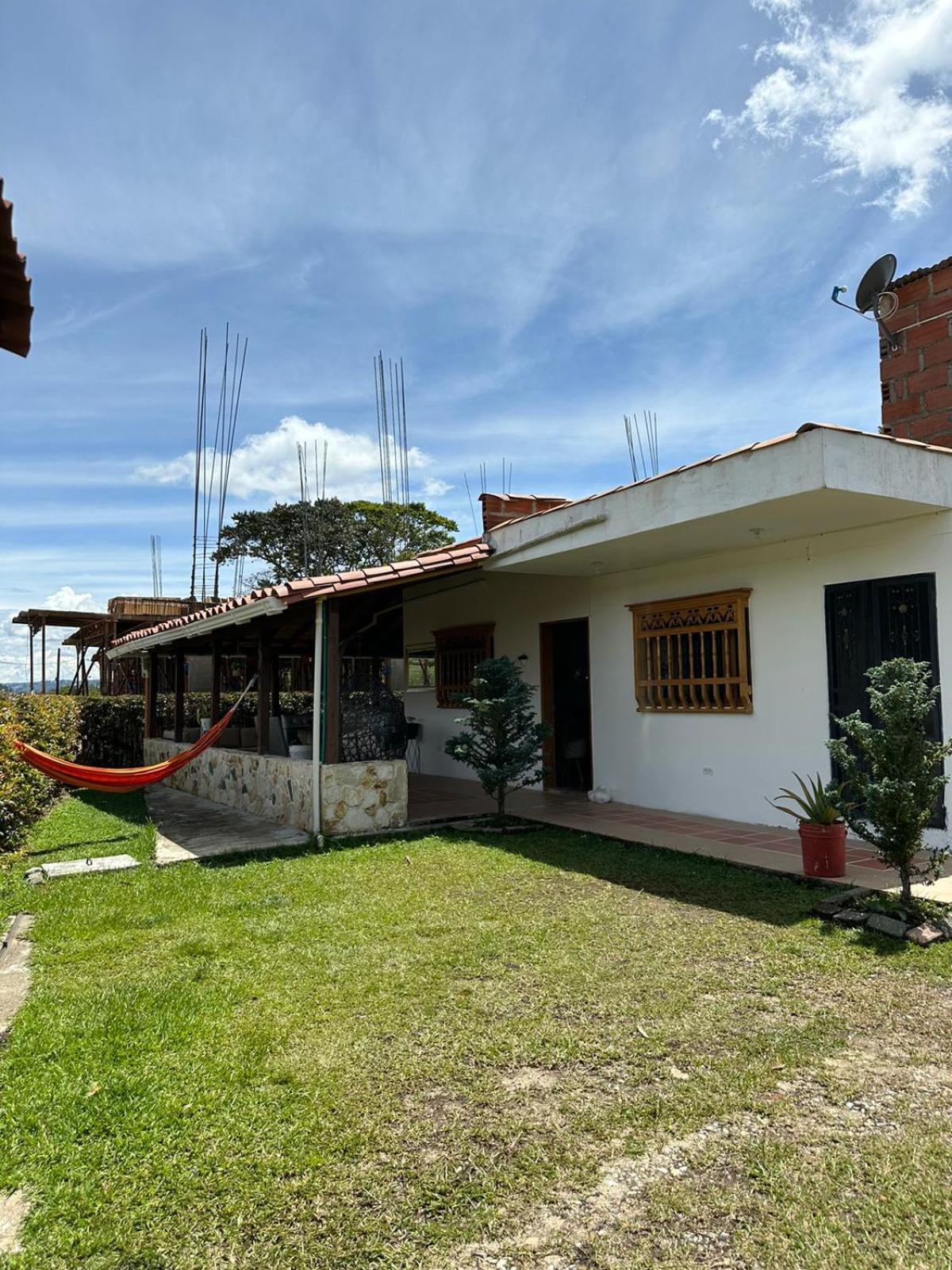 Guatape Retreat w/ Jacuzzi Central Location
