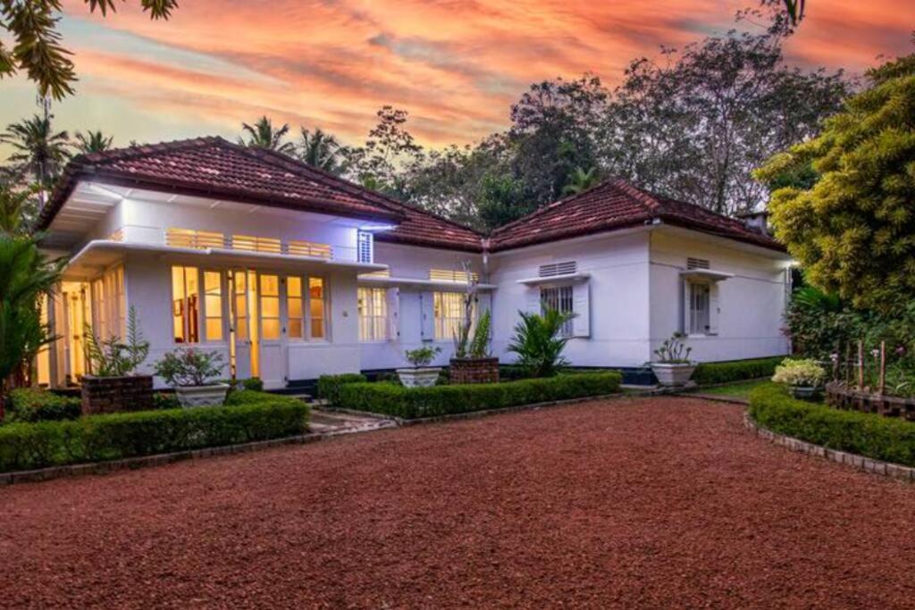 Village Headman's Five Bedrooms Entire Bungalow view 5