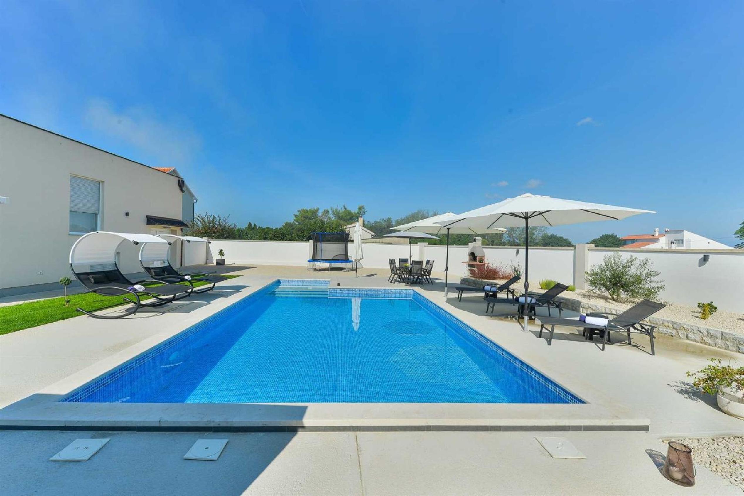 Villa Miranda with pool