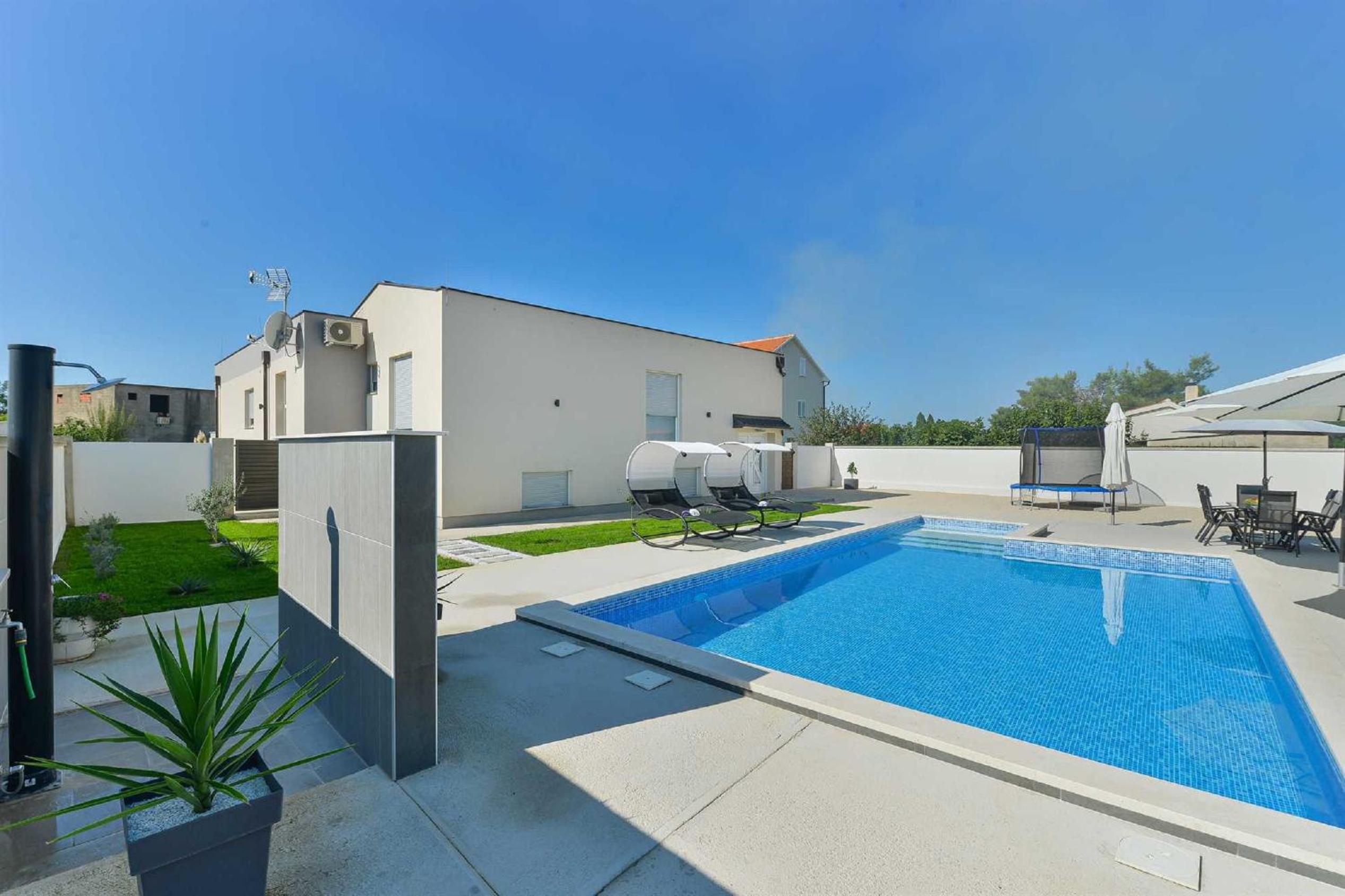 Villa Miranda with pool