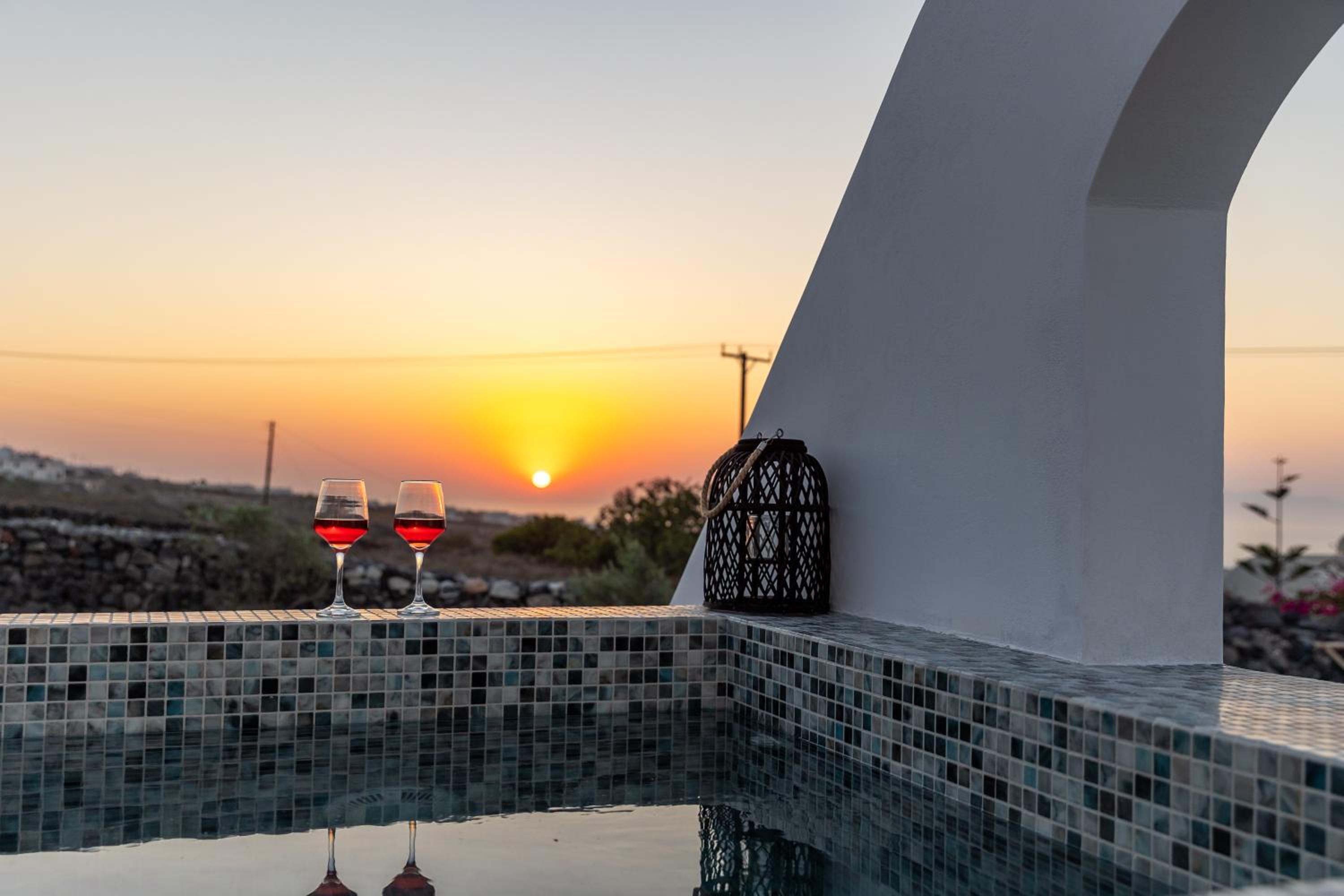 Theophrasti Suites