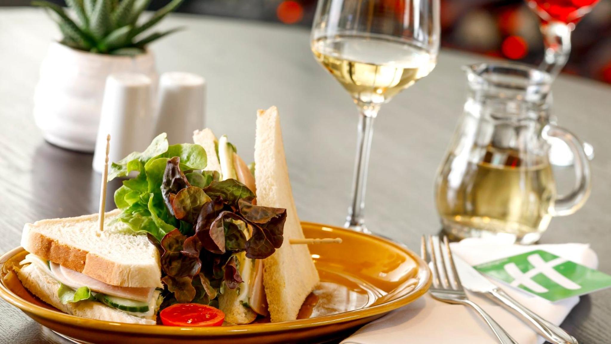 Dresden Vacations - Holiday Inn Dresden - Am Zwinger, an IHG Hotel - Property Image 52