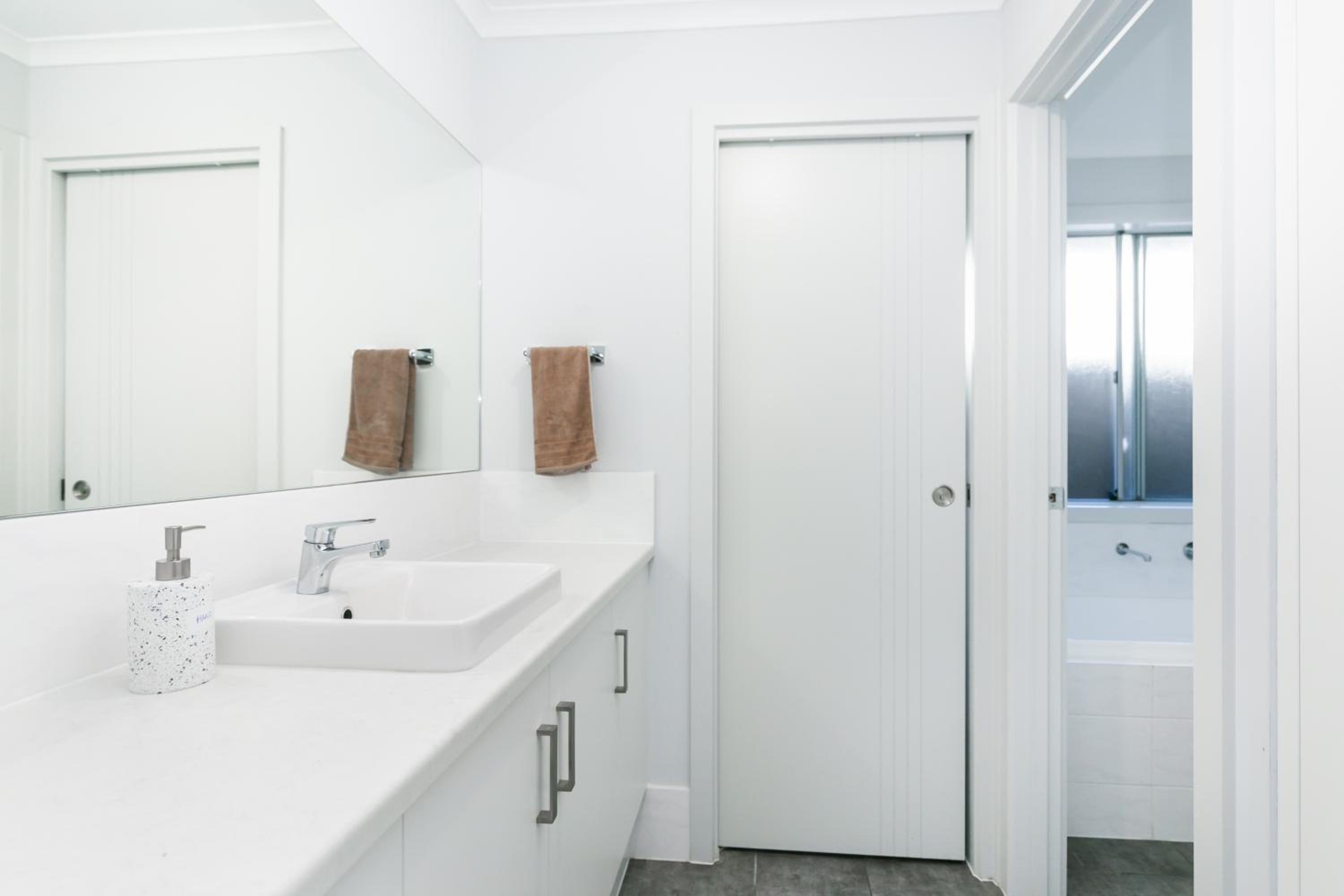 3bedroom Modern Home in Mt Barker, 8km to Hahndorf