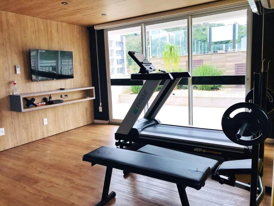 Apartamento Moderno ao Lado da Oktoberfest - Piscina & Academia - Wi-Fi & Estacionamento Gratuito