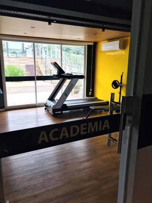 Apartamento Moderno ao Lado da Oktoberfest - Piscina & Academia - Wi-Fi & Estacionamento Gratuito