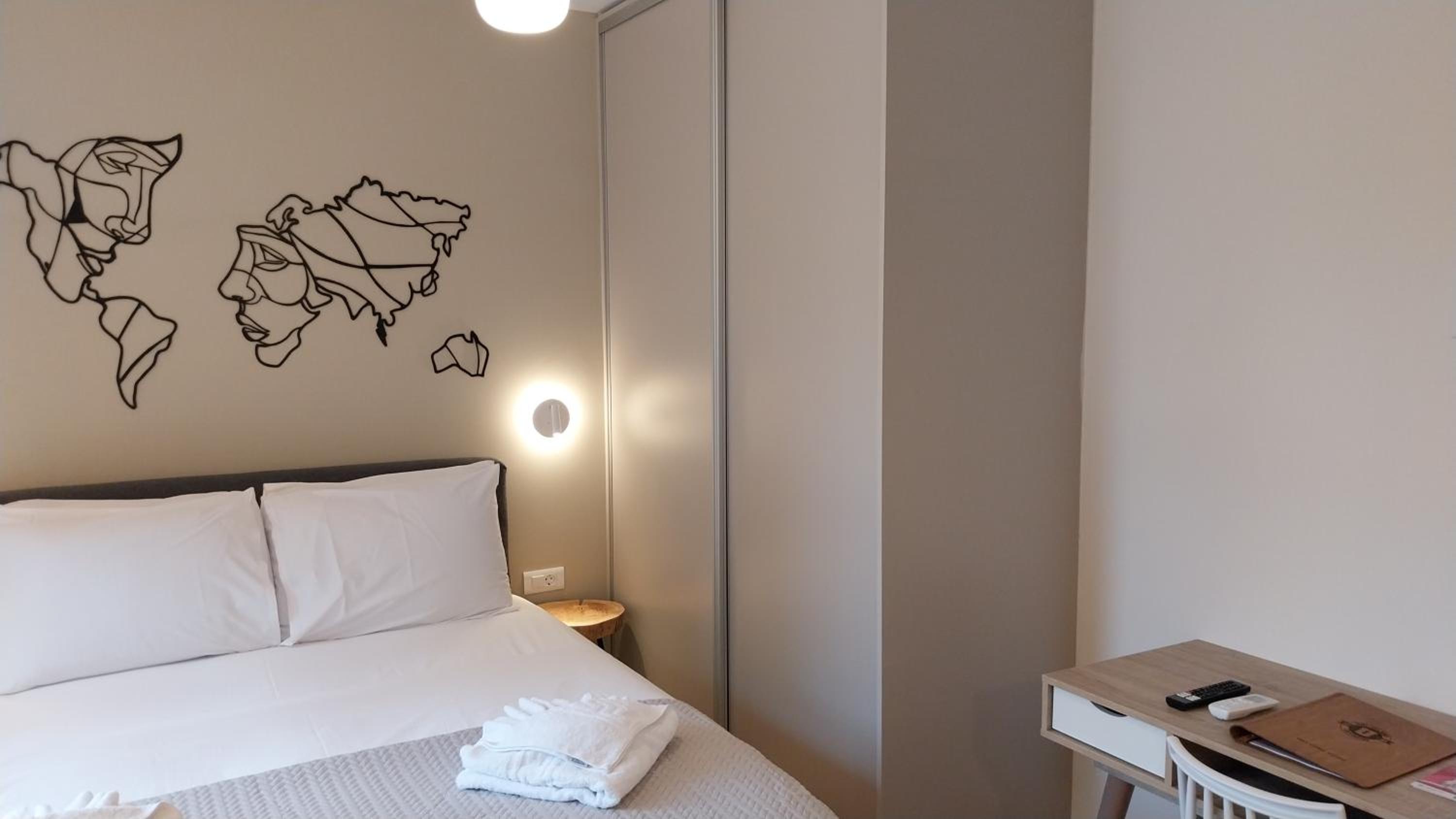 Uni Island - City Heart Suites view 5