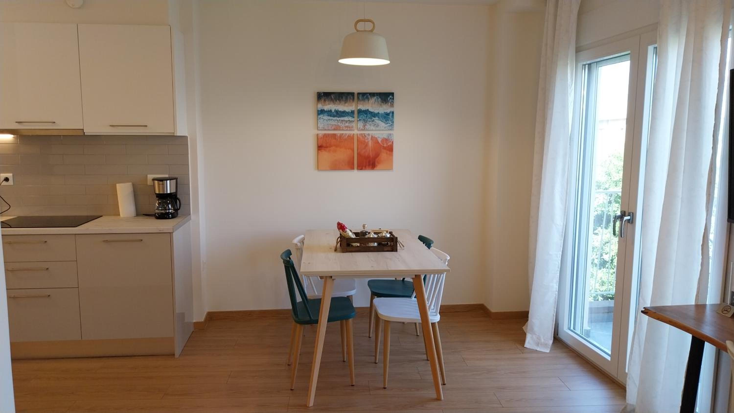 Uni Island - City Heart Suites view 3