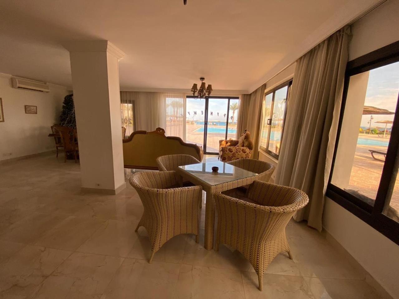 Esplanada hotel Apartments