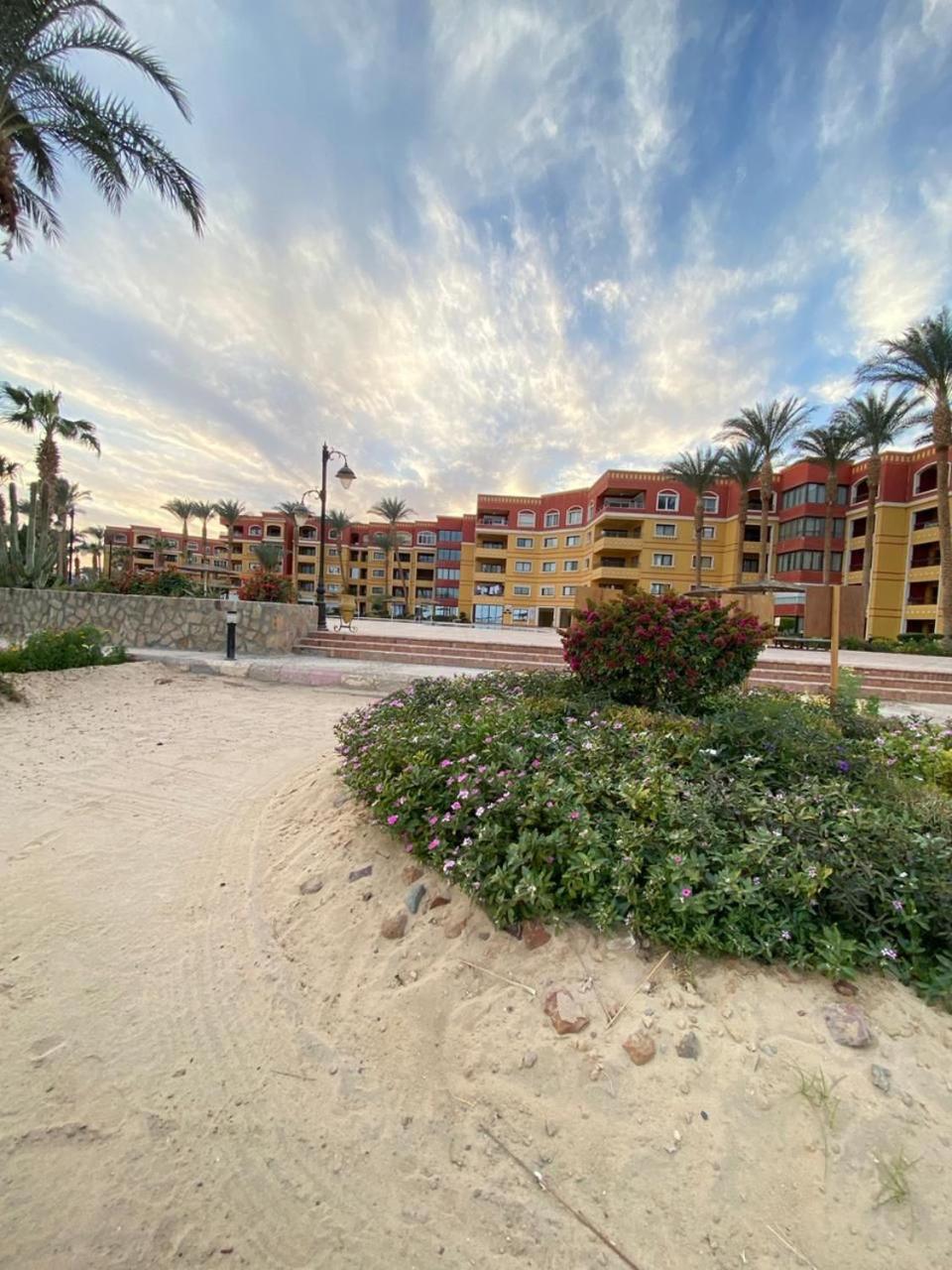 Esplanada hotel Apartments