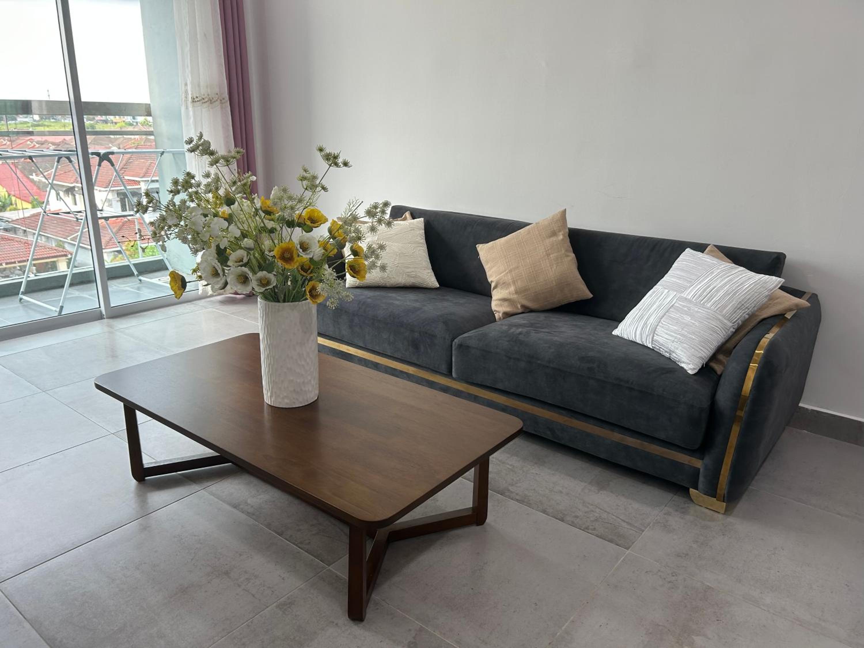 P3 Great value, cozy, convenient in city! photo 1