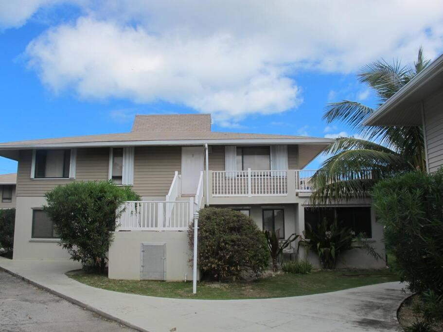 Fabulous one bedroom in West Bay