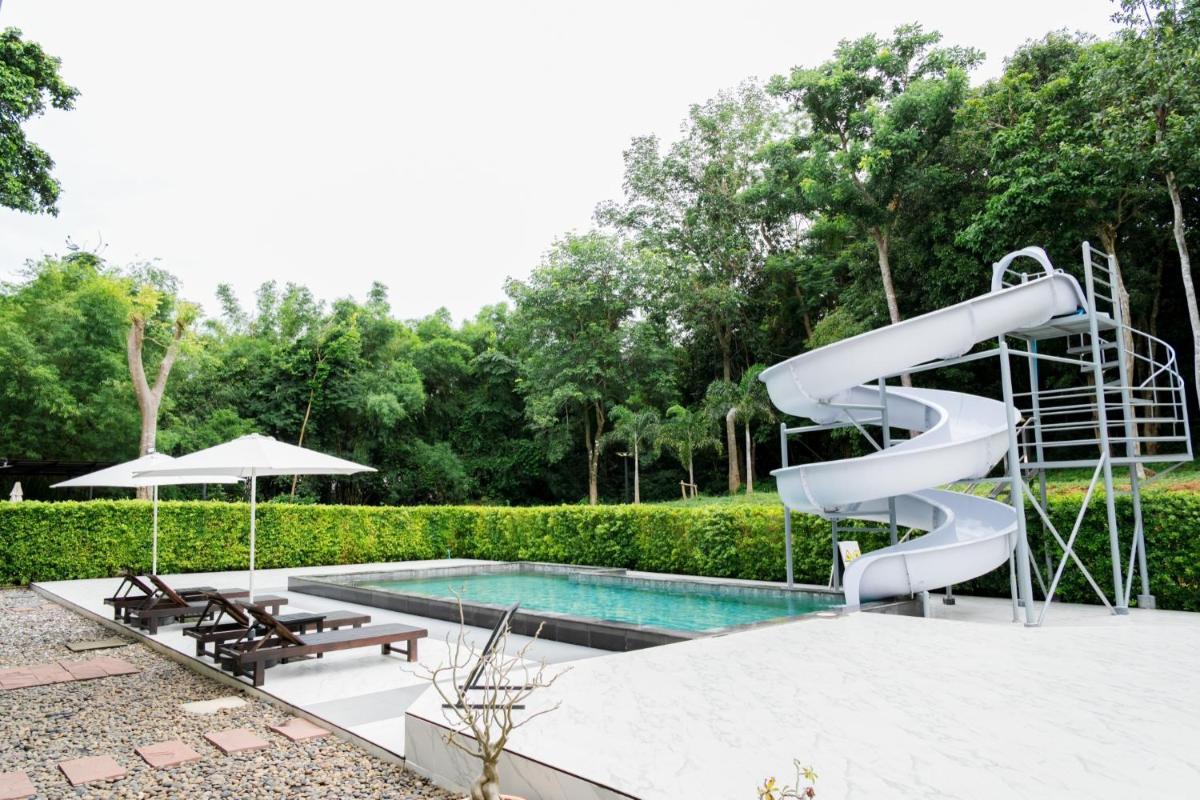 Velaa Pool Villa view 4